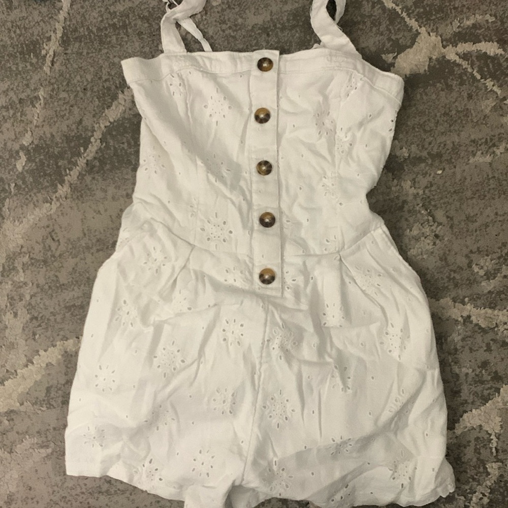 White Holister romper (barely worn)